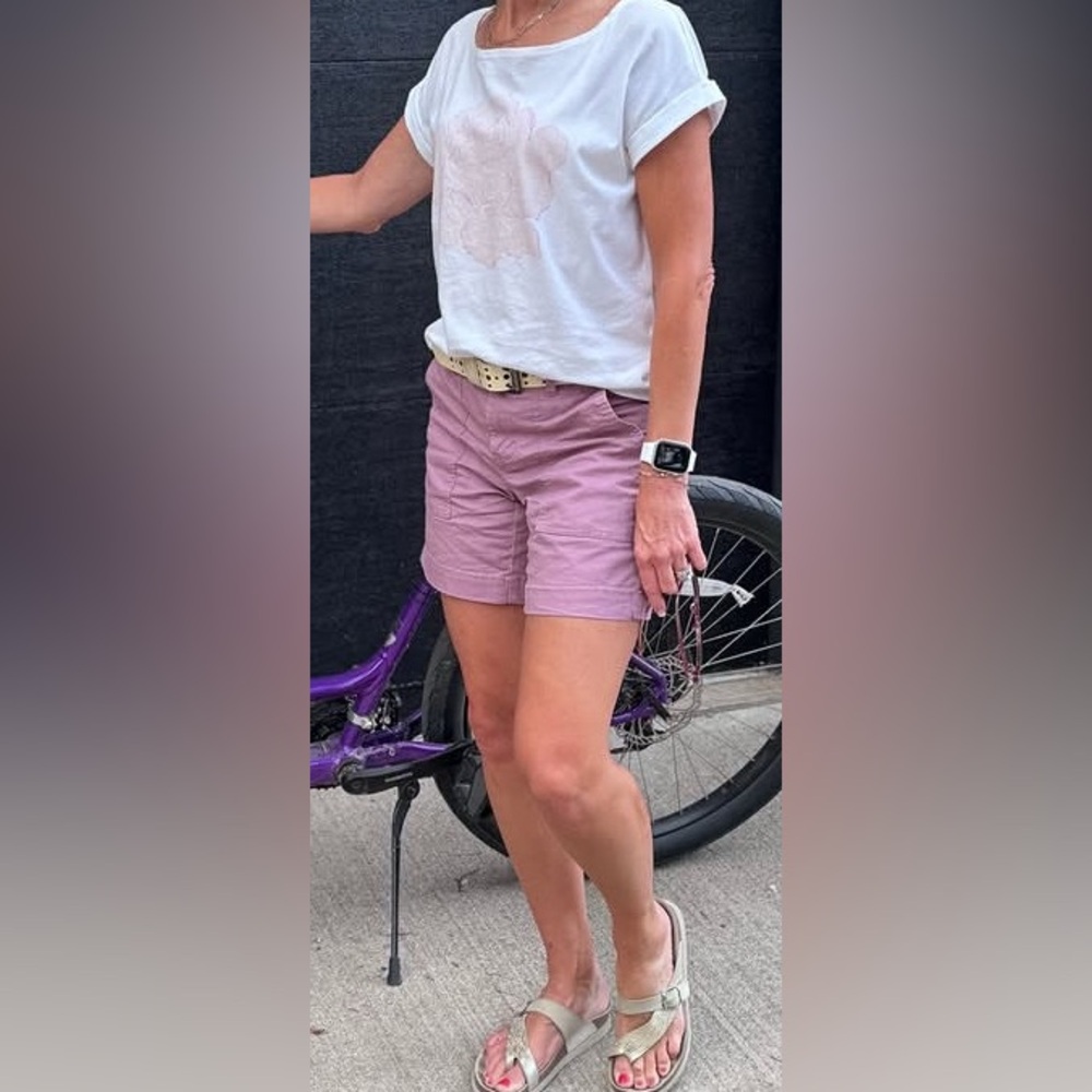 Cabi Pink Paperback Short- size 6 - Picture 2 of 7